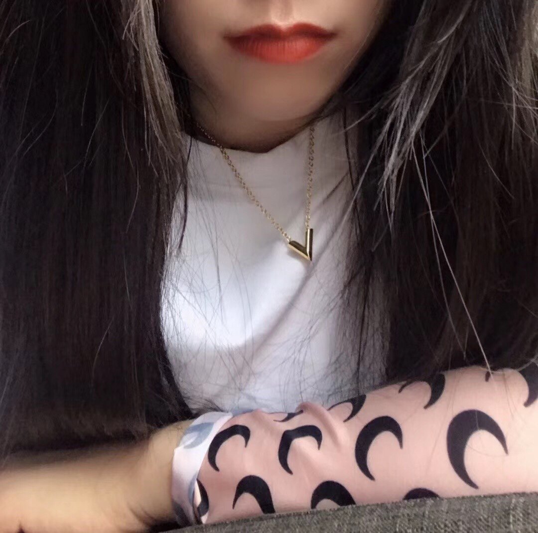 【ルイヴィトン】大人気ネックレス・エセンシャルV♪ブレスレット