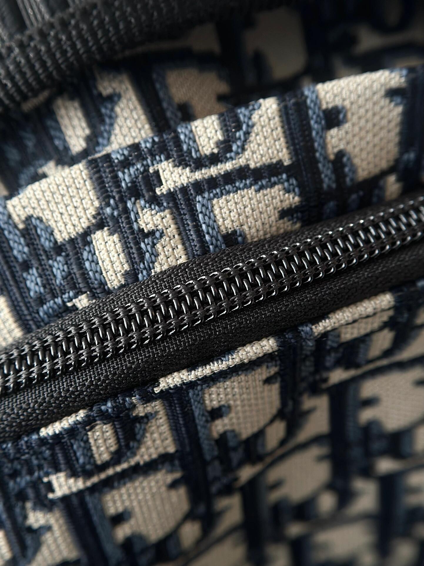 【ディオール】人気商品☆普段使いにピッタリ♪】 バックパック