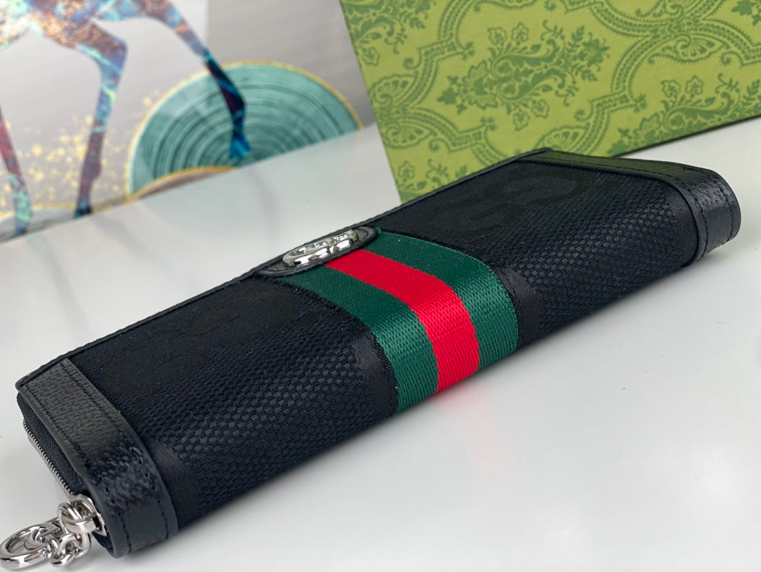【グッチ】大人気のロングファスナー財布、実用性も抜群！