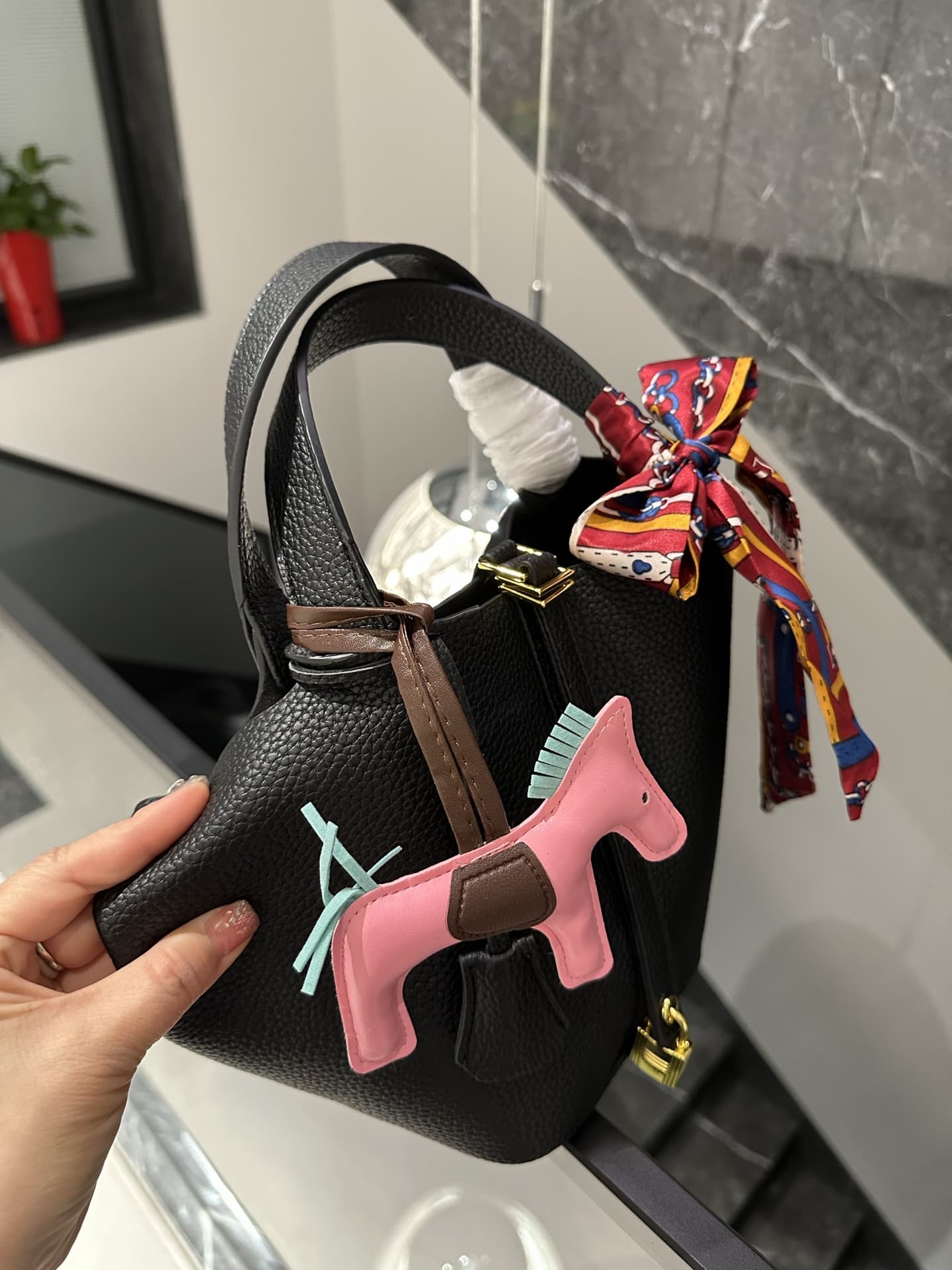 【エルメス】入手困難なピコタンロックPM18＋内袋＋ポニーペンダント＋スカーフ