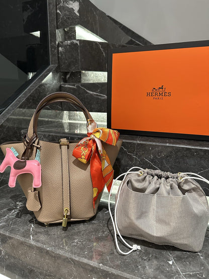 【エルメス】入手困難なピコタンロックPM18＋内袋＋ポニーペンダント＋スカーフ