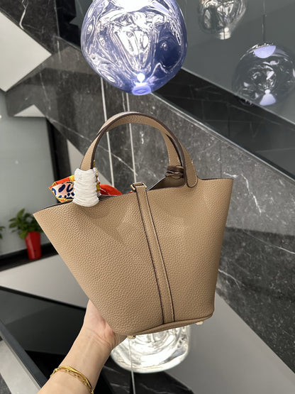 【エルメス】入手困難なピコタンロックPM18＋内袋＋ポニーペンダント＋スカーフ