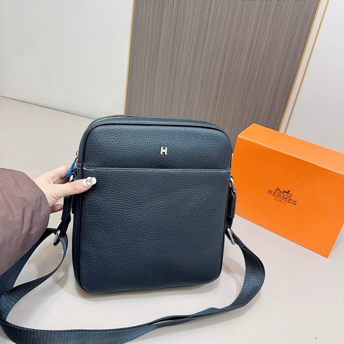 【エルメス】ユニセックス ブラックメッセンジャーバッグ（送料無料）