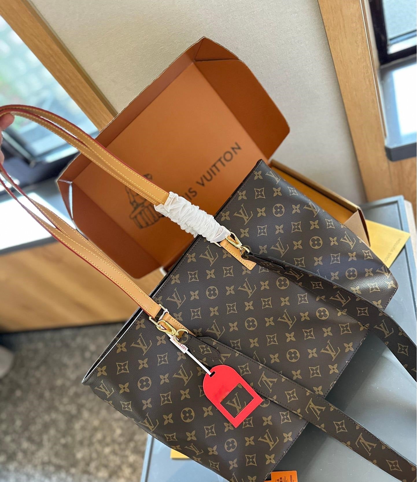 【ルイヴィトン】◆GRACEFUL｜復古スタイルをモダンにアレンジしたトートバッグ♪在庫残りわずか！