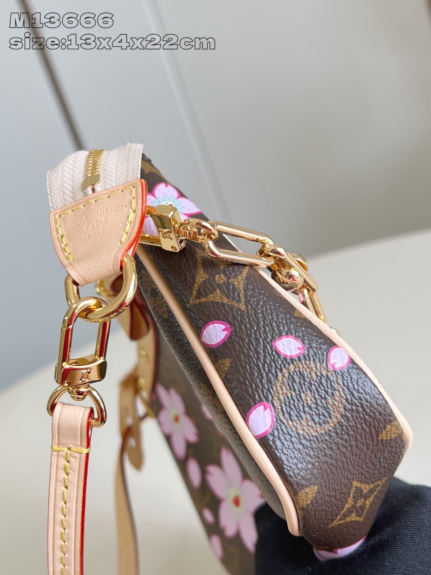 【ルイヴィトン】村上隆コラボ◆キュートな桜  ショルダーバッグM13666