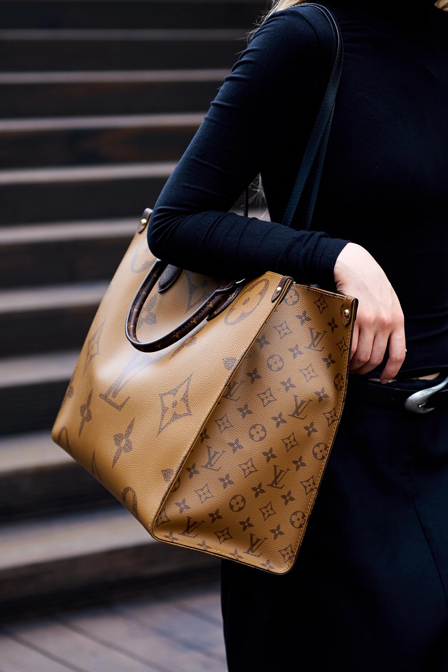 【ルイヴィトン】大人気★収納力抜群の大容量ユニセックストートバッグ M45320