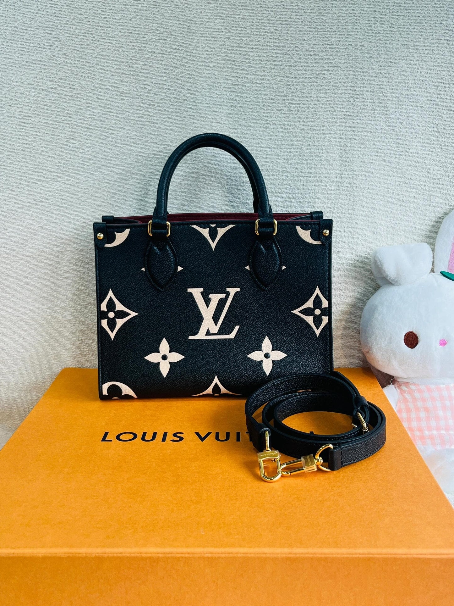 【ルイヴィトン】男女共に人気★★OnTheGo PM トートバッグ 2カラーM45659 M45779