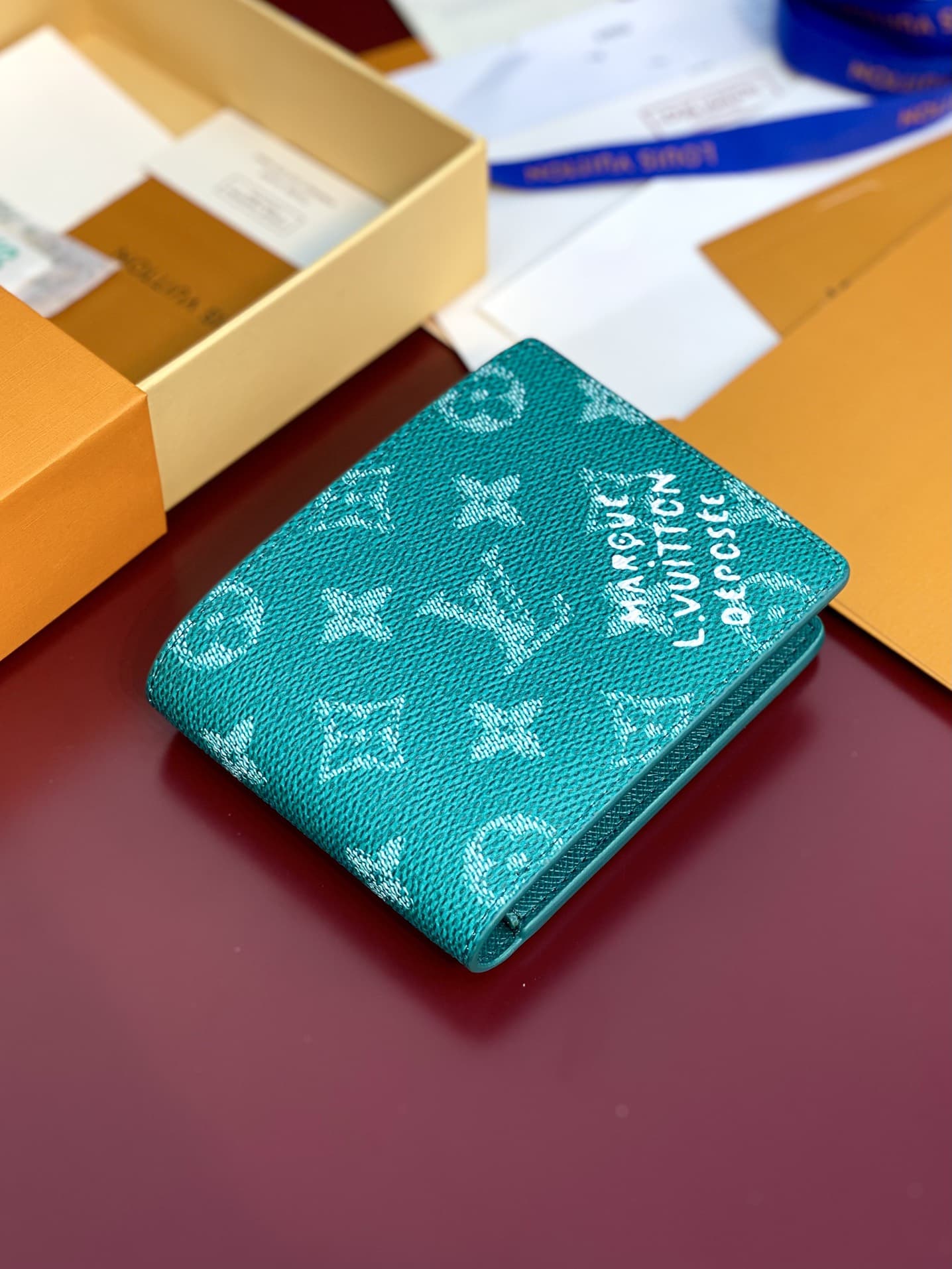 【ルイヴィトン】カード＆名刺入れ付多用途長財布 今季注目♪2色展開