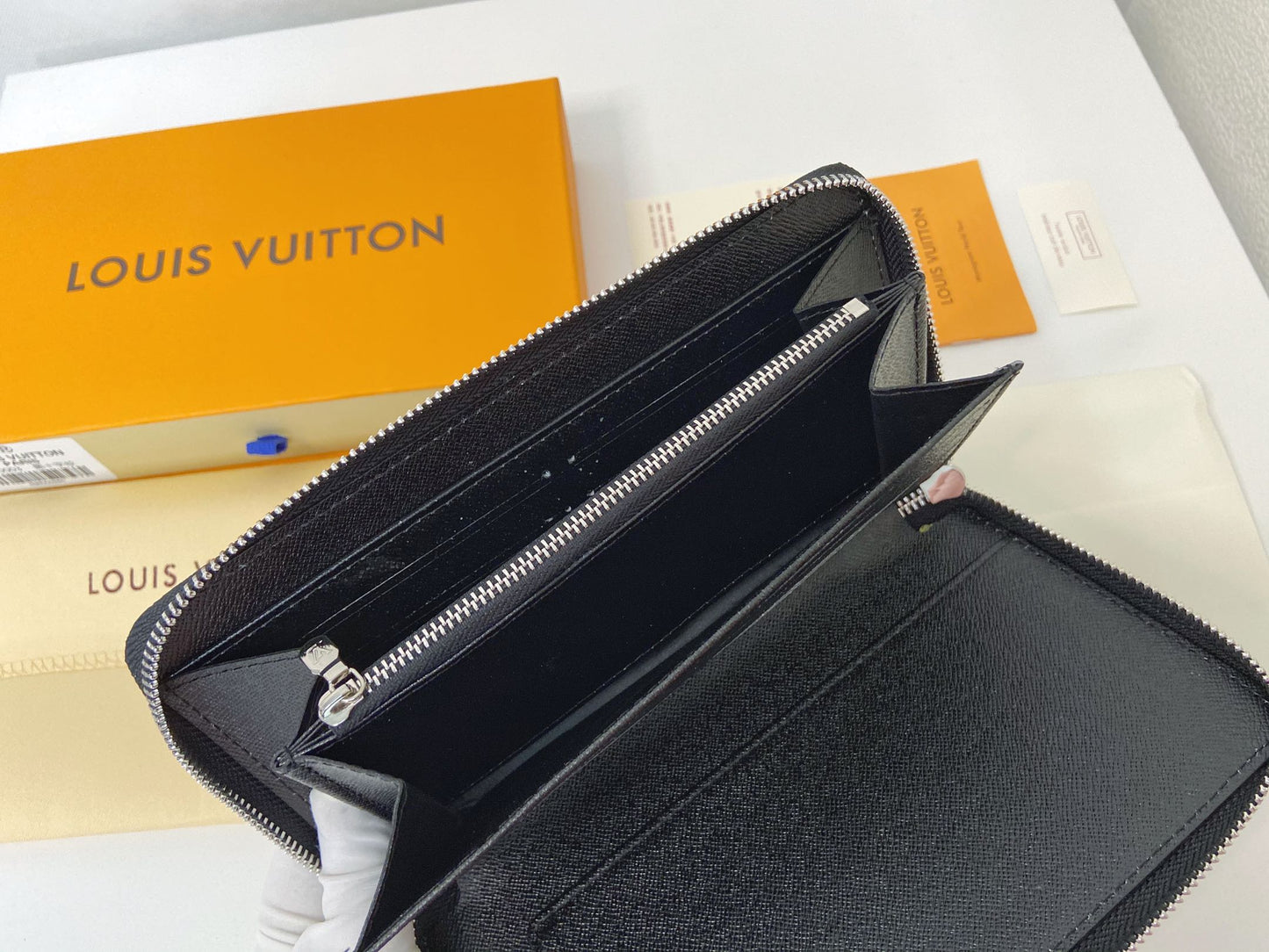 【ルイヴィトン】Zippy大容量財布 今だけ限定販売 話題の人気モデル