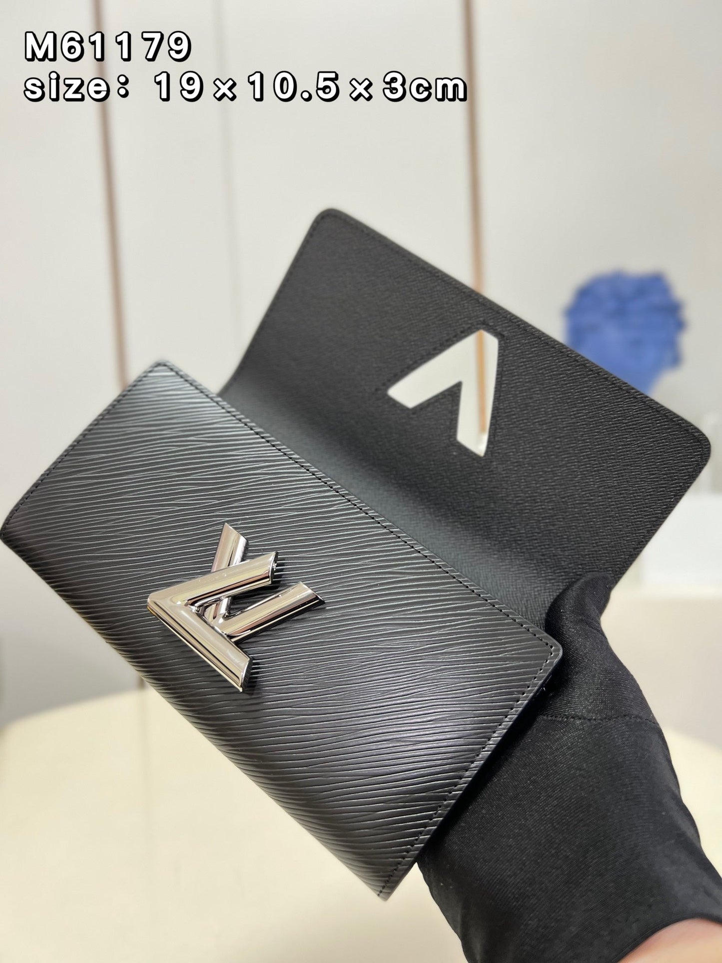 【ルイヴィトン】洗練デザイン限定★希少色あり★ツイスト長財布