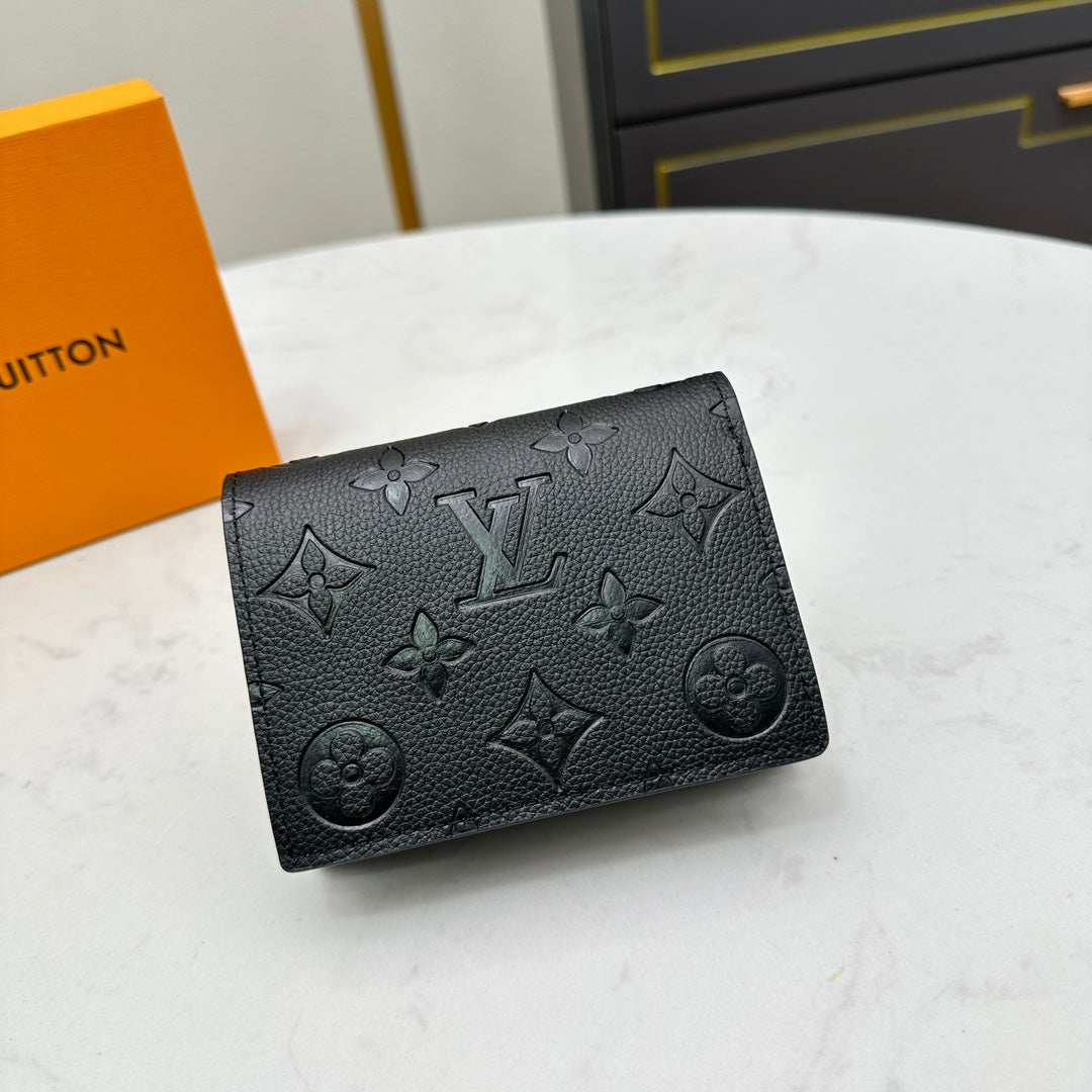 【ルイ・ヴィトン】大人気エンボス加工 短財布　洗練されたデザイン