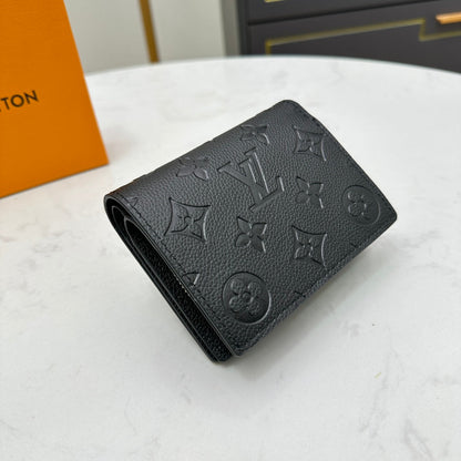 【ルイ・ヴィトン】大人気エンボス加工 短財布　洗練されたデザイン