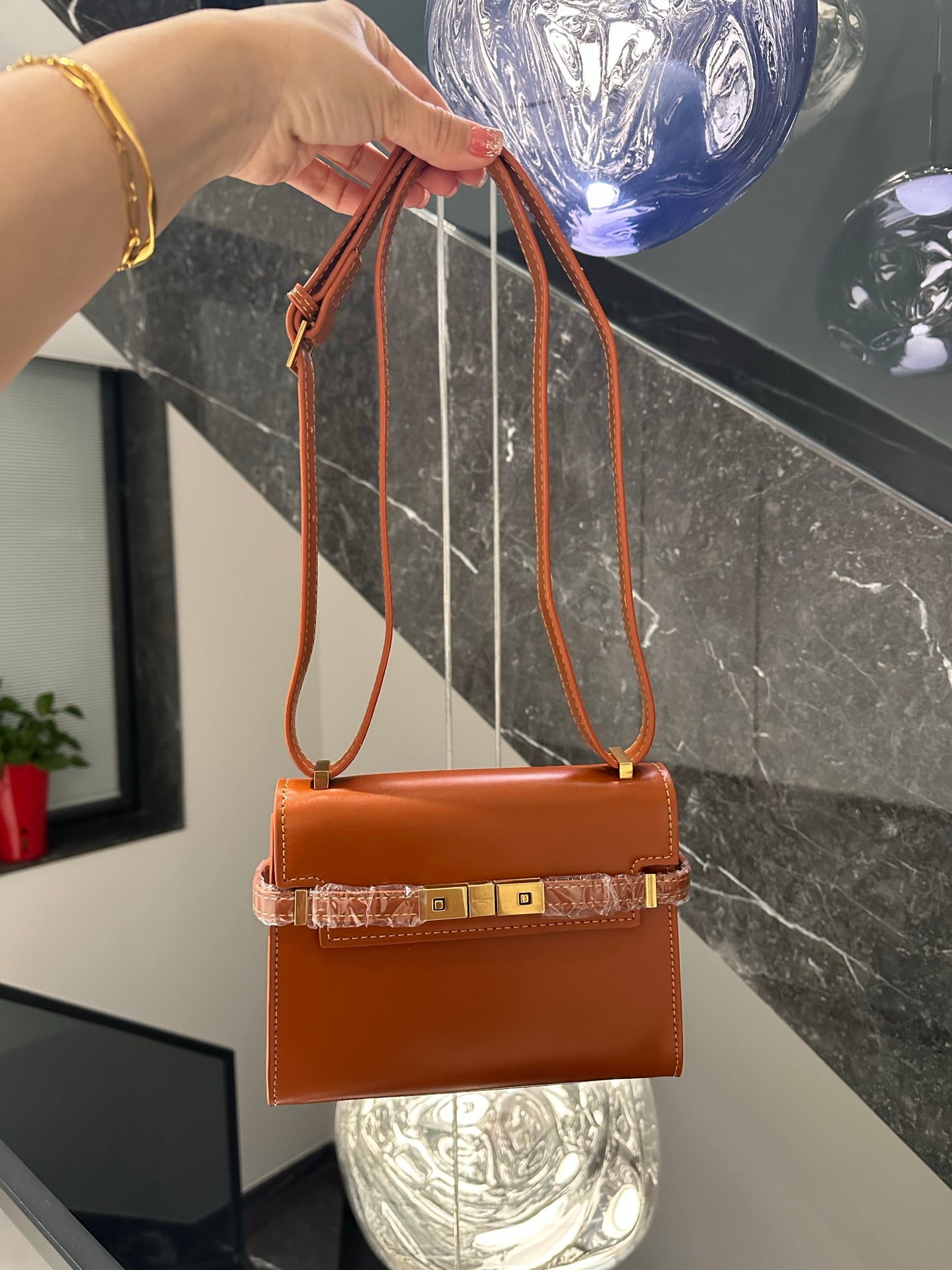 【サンローラン】☆大人気☆マンハッタン ミニ ショルダーバッグ